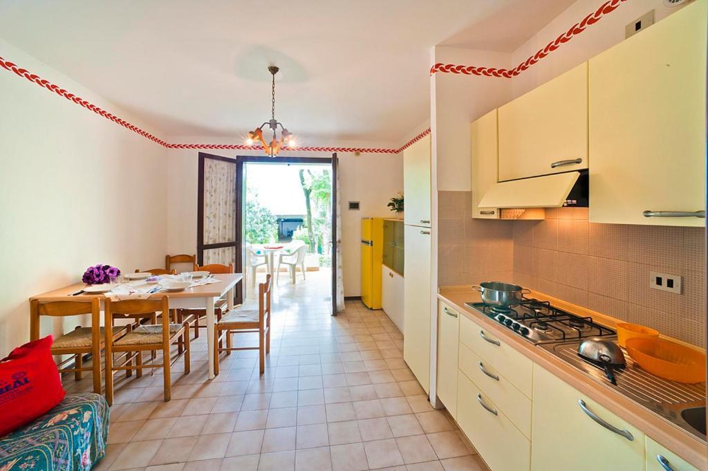 Residence Cinzia Pool Bibione Oda fotoğraf