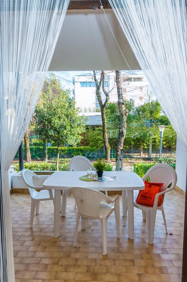 Residence Cinzia Pool Bibione Dış mekan fotoğraf